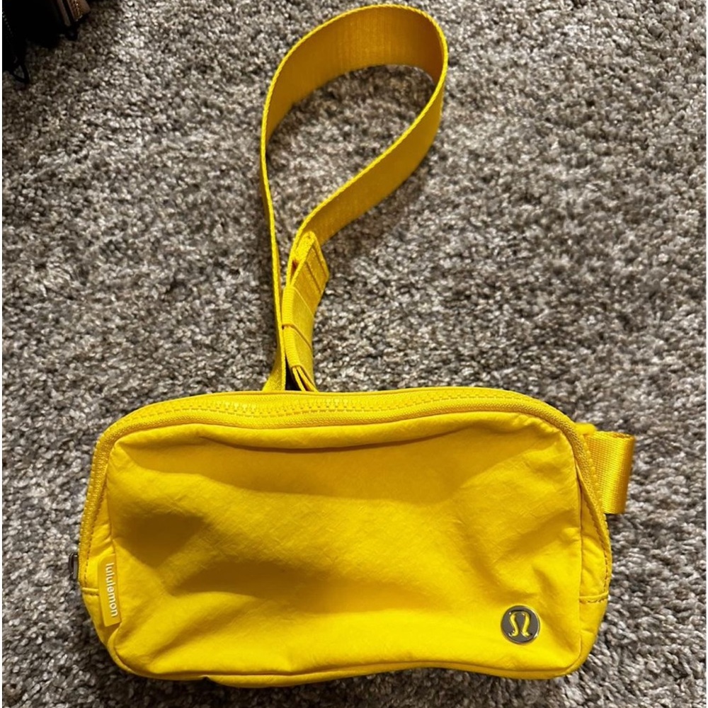 Lululemon belt bag